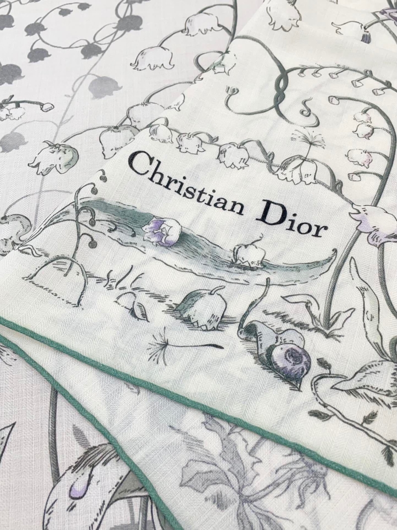 CHRISTIAN DIOR